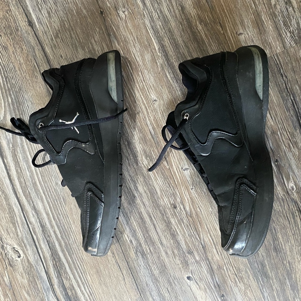 Jordan Black Lows